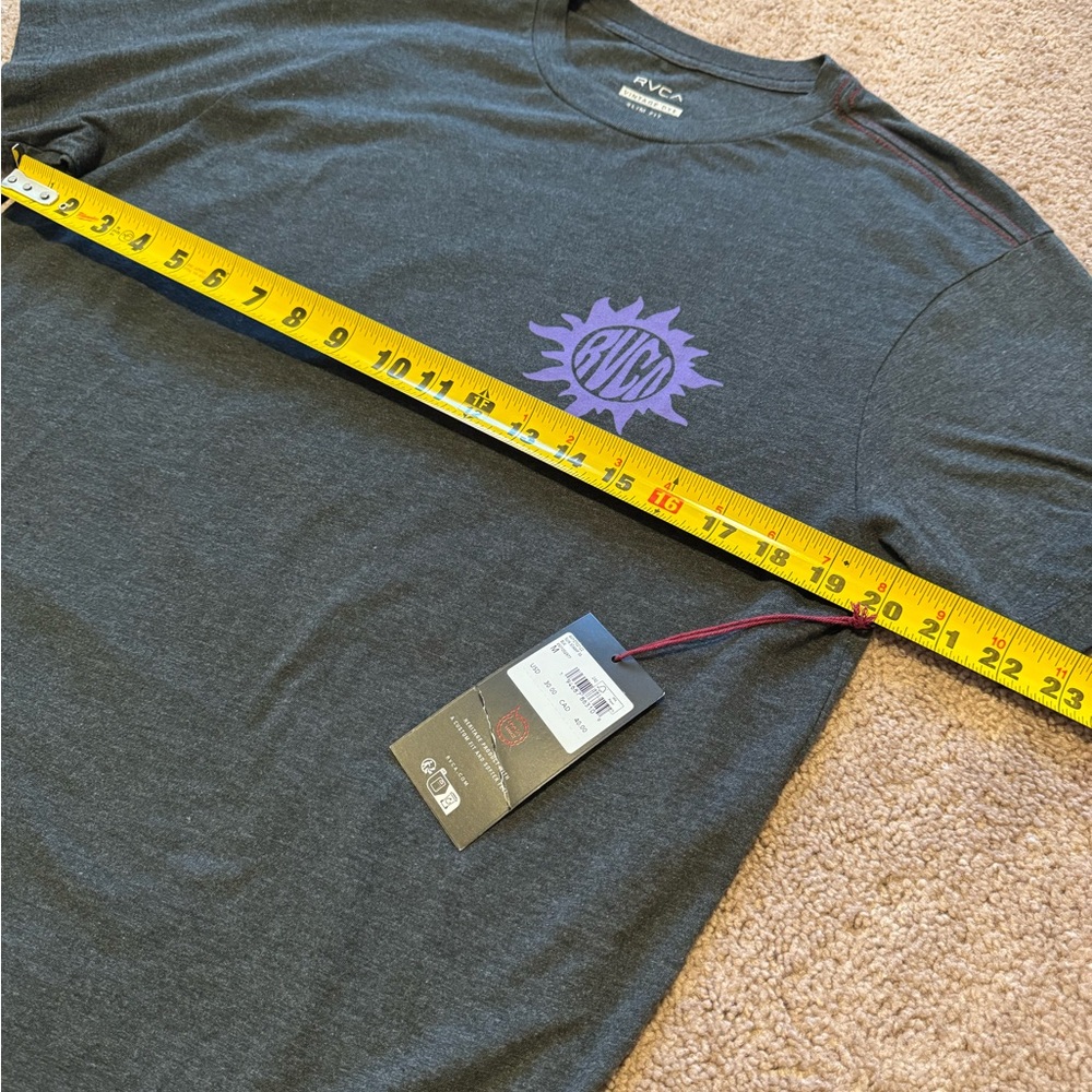 RVCA T-shirt - Picture 5 of 6